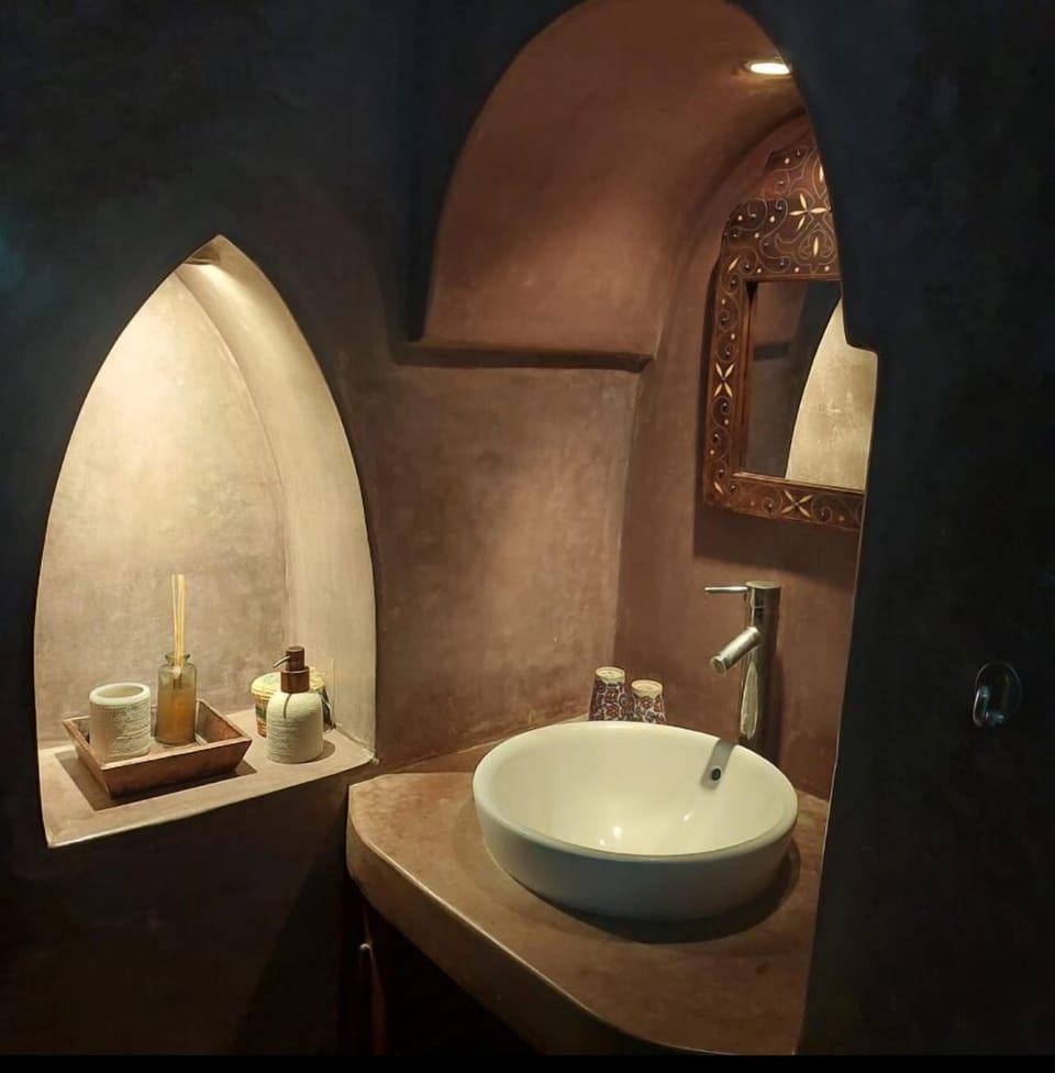 Junior Triple Room, Multiple Beds | Bathroom | Shower, free toiletries, bathrobes, towels