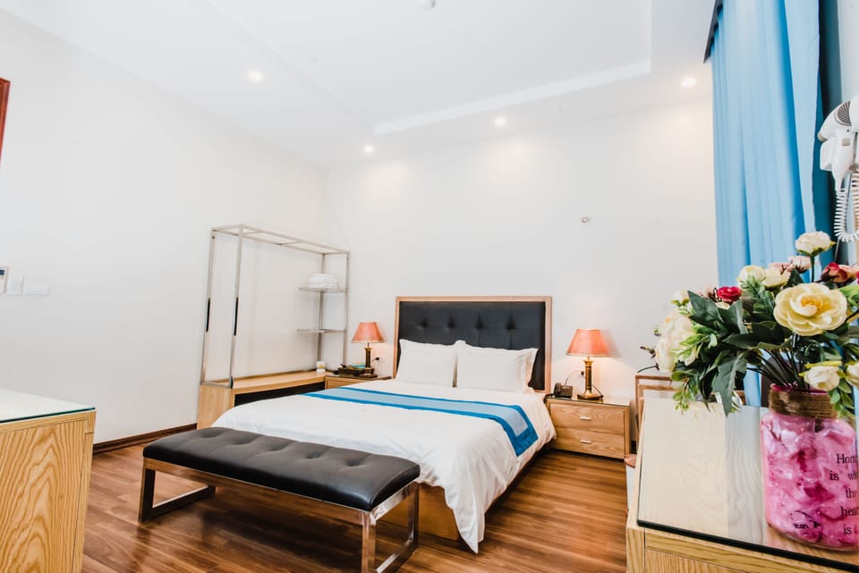 Deluxe Double Room | Minibar, desk, iron/ironing board, free WiFi