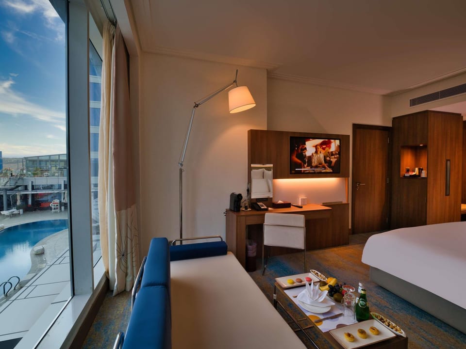 1 bedroom, Egyptian cotton sheets, premium bedding, pillowtop beds