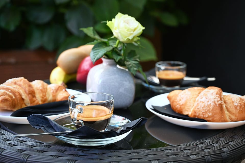 Free daily self-serve breakfast