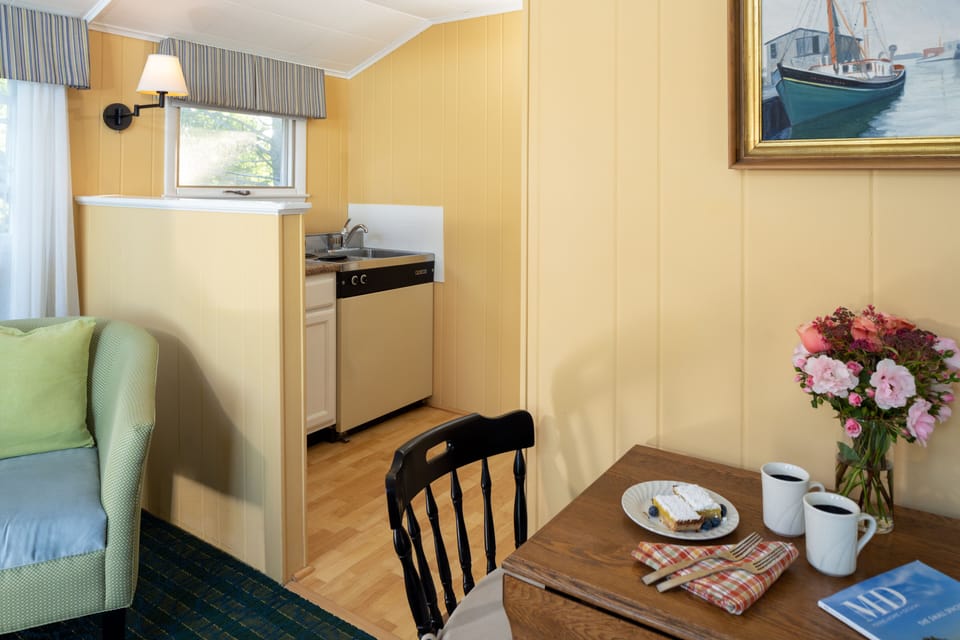 Room, Private Bathroom (Room 118) | Private kitchen