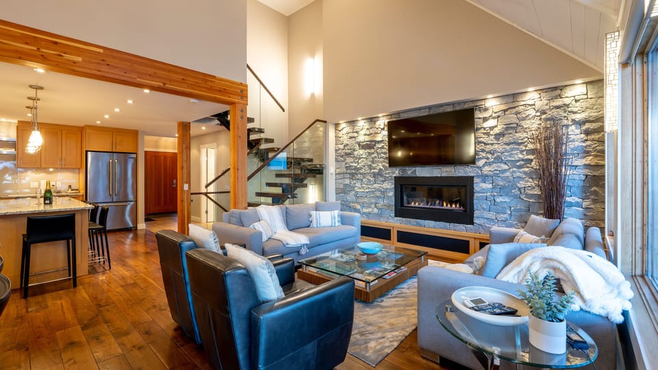 Main Floor - Living Room With Gas Fireplace