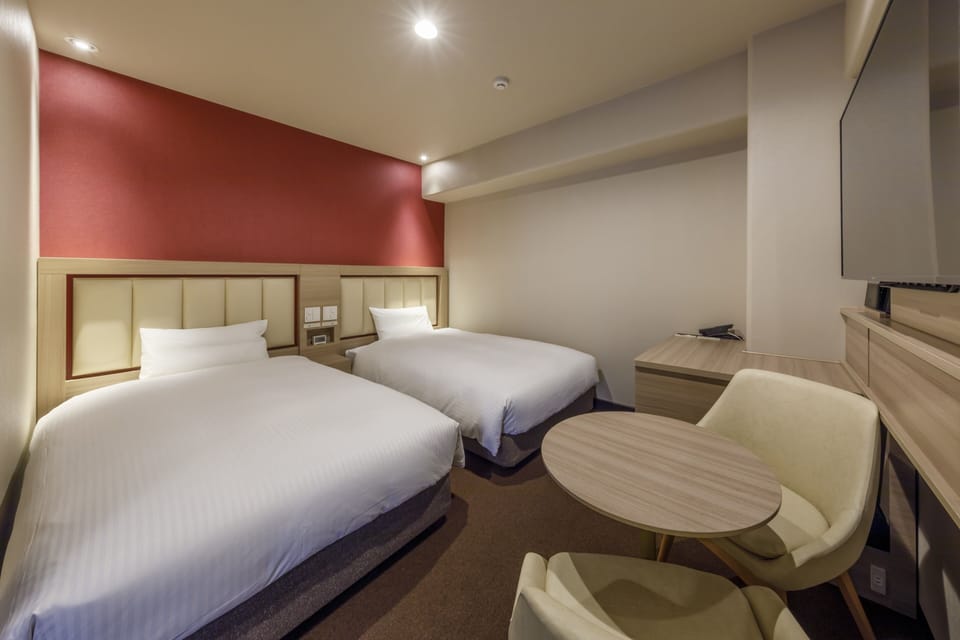 Standard Twin Room | Down comforters, in-room safe, iron/ironing board, free WiFi