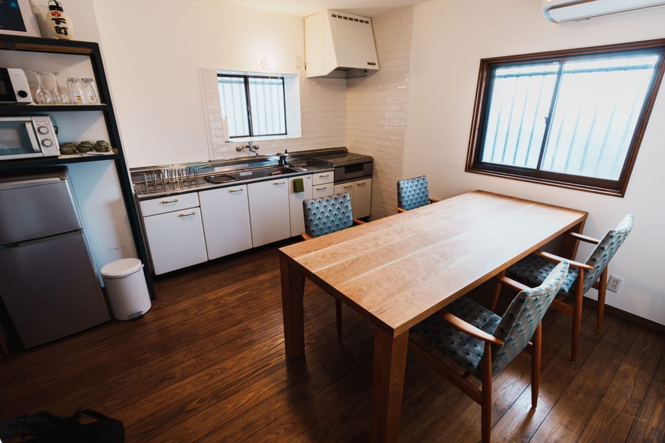 Executive Townhome, 3 Bedrooms, Private Bathroom, River View | Private kitchen | Full-size fridge, microwave, stovetop, coffee/tea maker