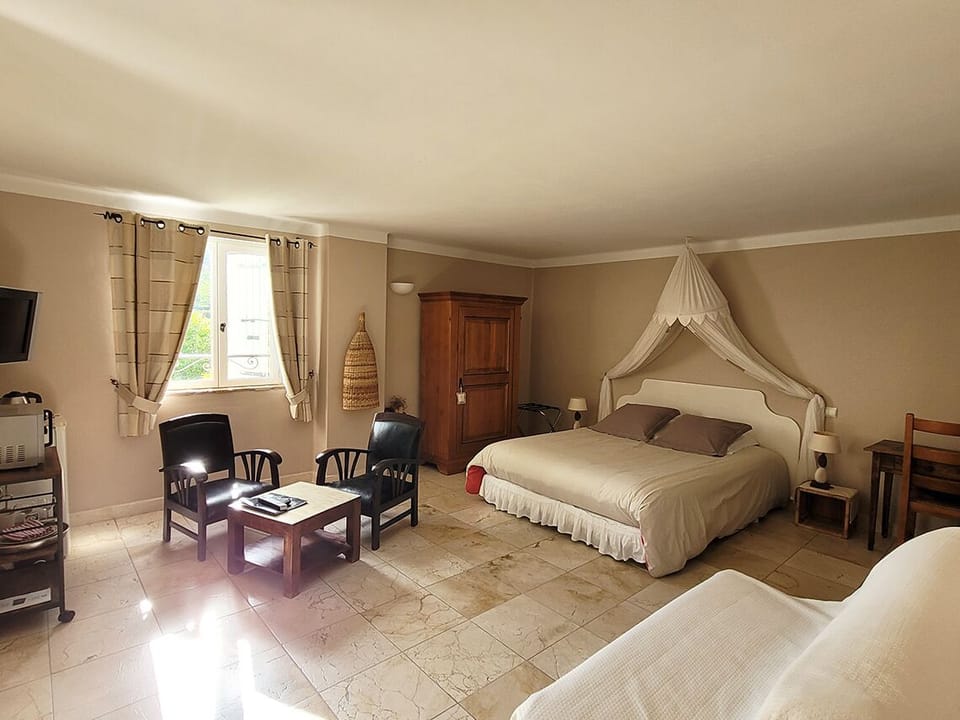 Comfort Double Room, Private Bathroom, Pool View | 1 bedroom, premium bedding, individually decorated