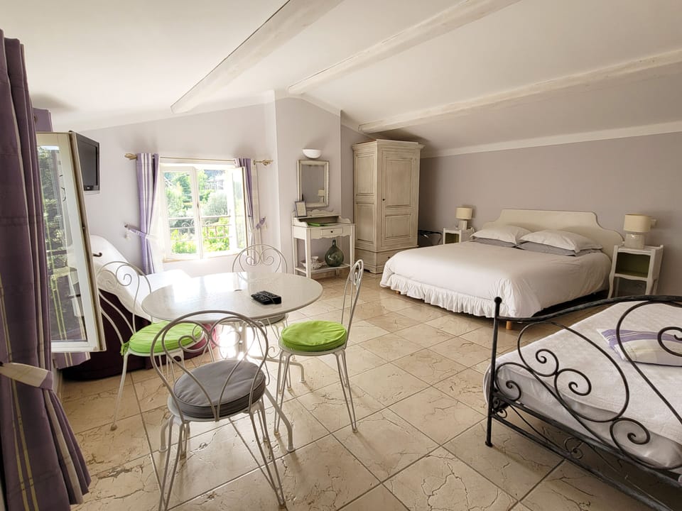 Comfort Double Room, Ensuite, Pool View | 1 bedroom, premium bedding, individually decorated