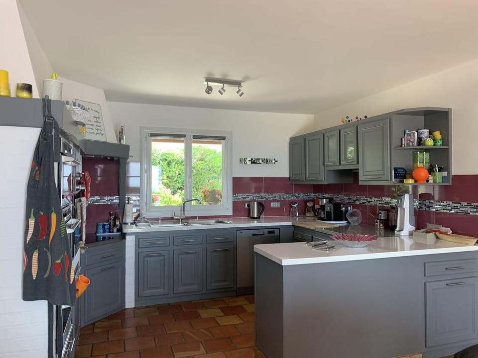 Kitchen / breakfast room with garden and sea view 
35 m2