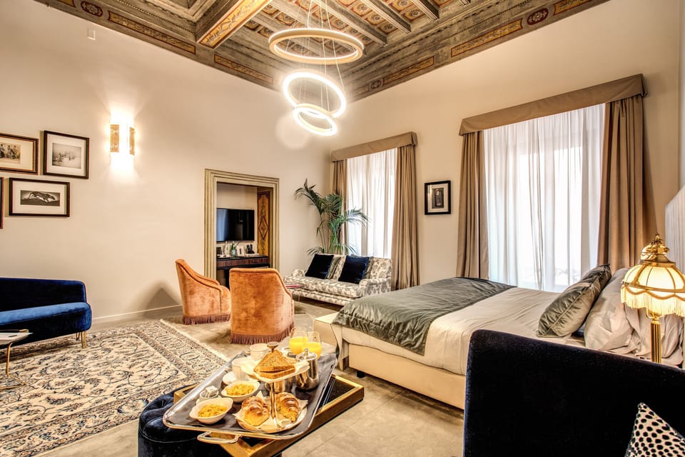 Deluxe Suite | In-room dining