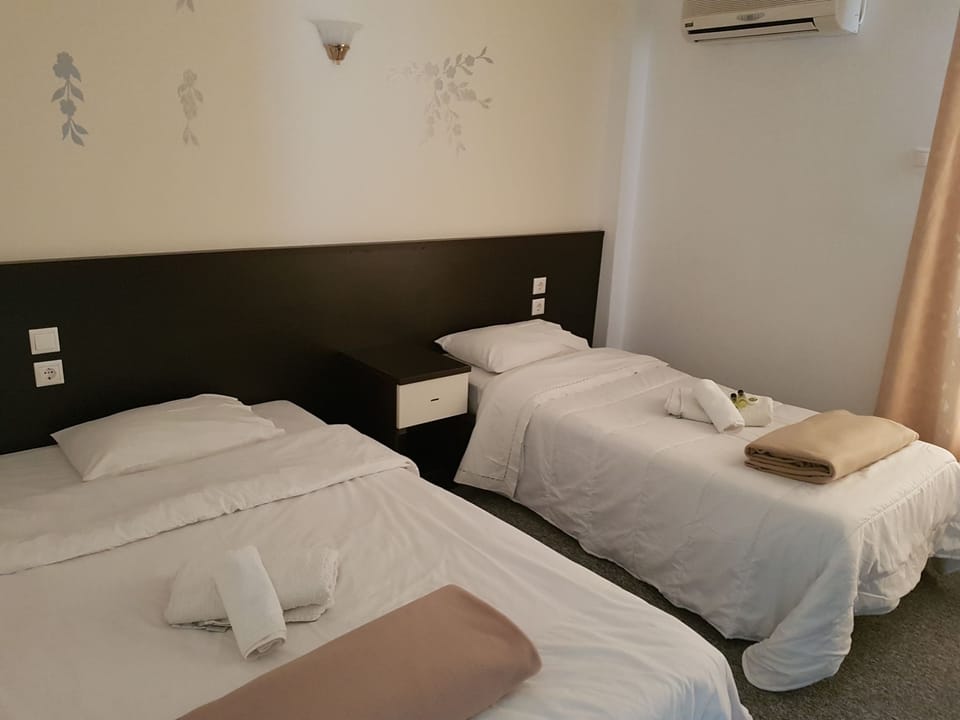 Minibar, desk, iron/ironing board, free WiFi