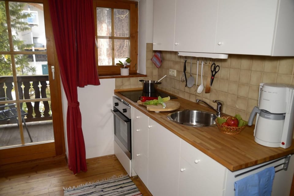 Fridge, microwave, stovetop, electric kettle