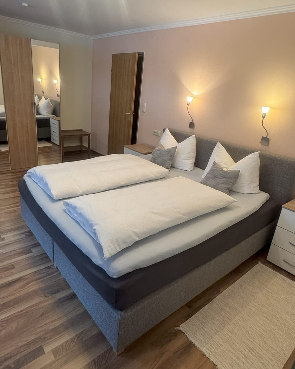 Ferienwohnung Edelweiß, 2 Personen, 57 m², Dusche/WC, TV,1 Schlafzimmer,Terrasse,Internet,Infrarot-Wärmekabine,Nichtrauc Apartment in Berchtesgadener Land