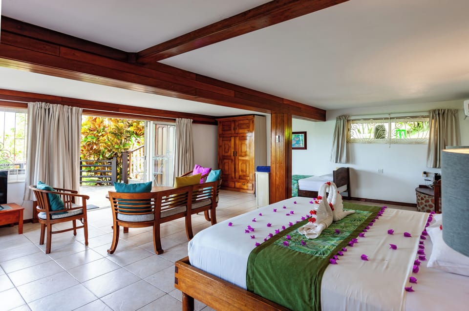 Superior Room | Premium bedding, pillowtop beds, in-room safe, laptop workspace