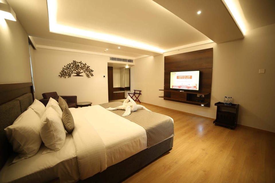 Premium bedding, minibar, in-room safe, desk
