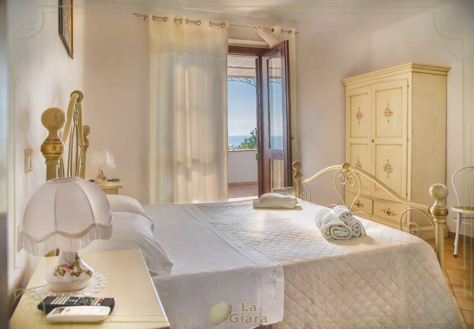 Superior Room | Minibar, in-room safe, desk, free WiFi