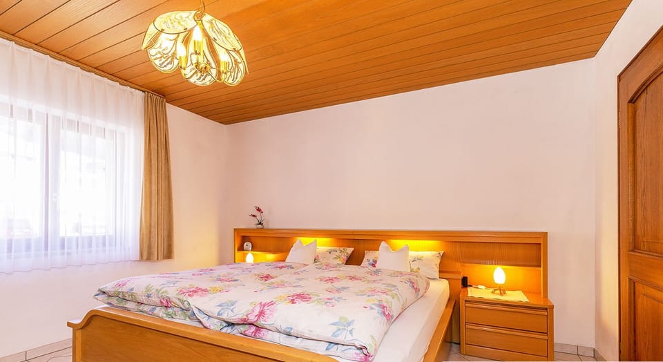 Kaiserblick vacation apartment (55sqm) with a view of the Wilder Kaiser Apartment in Bavaria