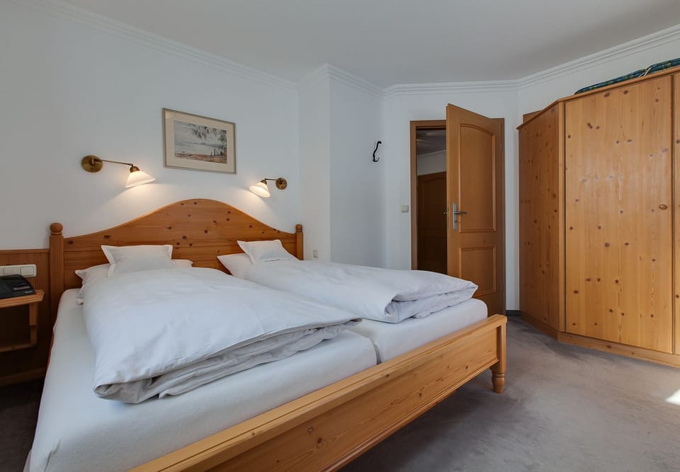 Apartment, 1 Bedroom (2) | 1 bedroom, WiFi (free), bed sheets