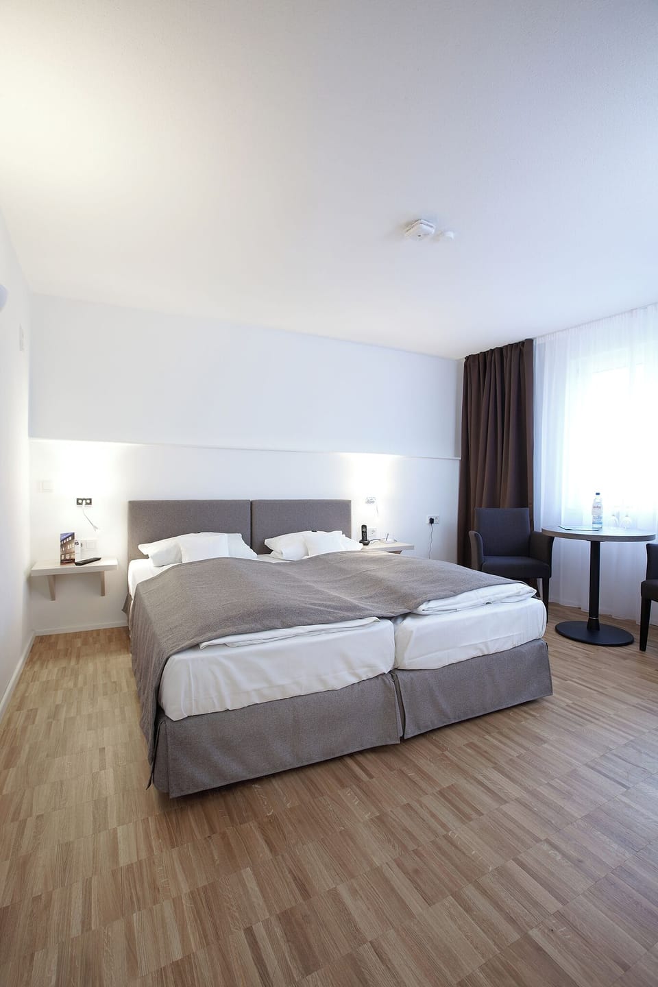 Comfort Double Room (Pavillon) | Hypo-allergenic bedding, laptop workspace, cribs/infant beds, free WiFi