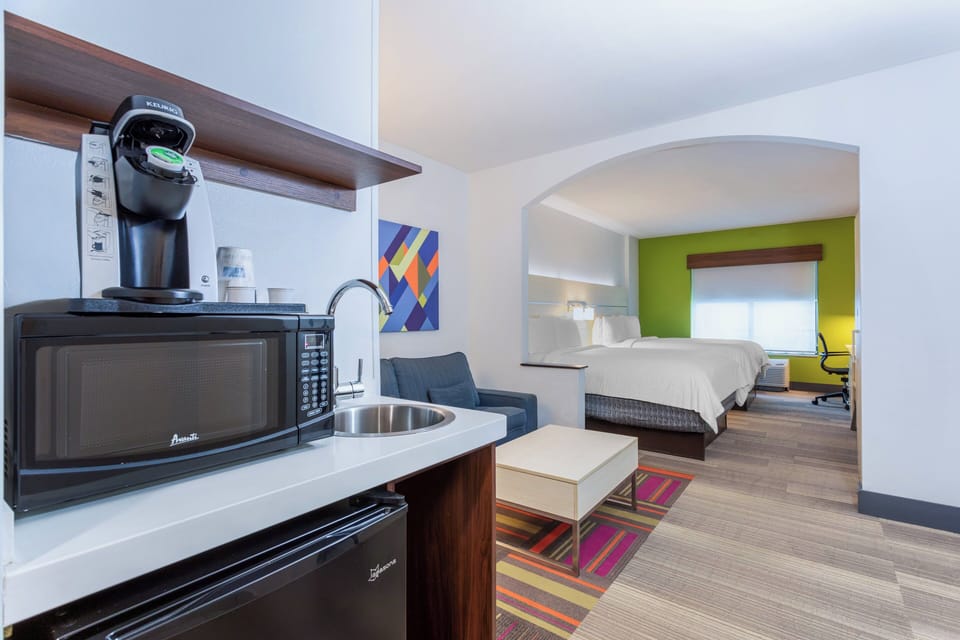 In-room safe, desk, laptop workspace, iron/ironing board