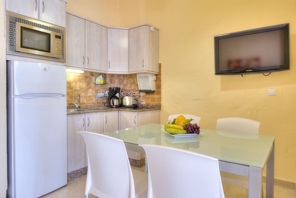 Apartment, 1 Bedroom, Balcony | 1 bedroom, premium bedding, in-room safe, individually decorated