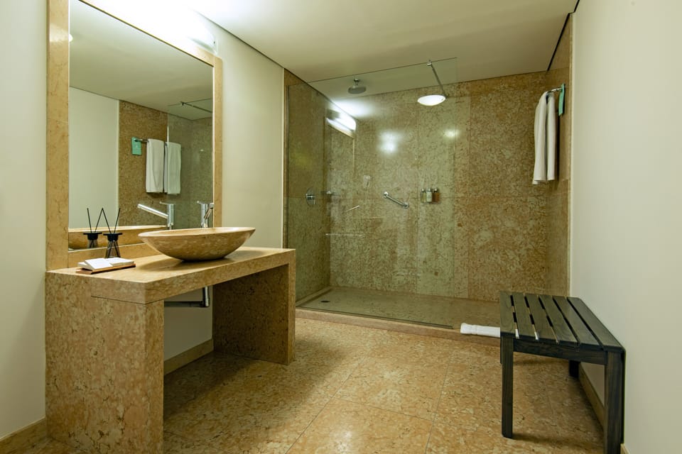 Rainfall showerhead, free toiletries, hair dryer, bidet