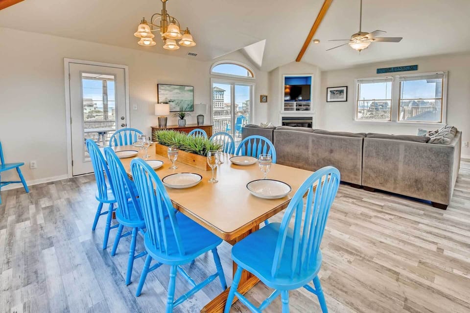 Surf-or-Sound-Realty-338-The-Playhouse-Too-Dining-2
