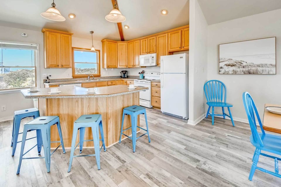 Surf-or-Sound-Realty-338-The-Playhouse-Too-Kitchen-2
