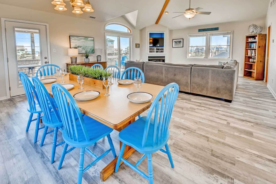 Surf-or-Sound-Realty-338-The-Playhouse-Too-Dining-1