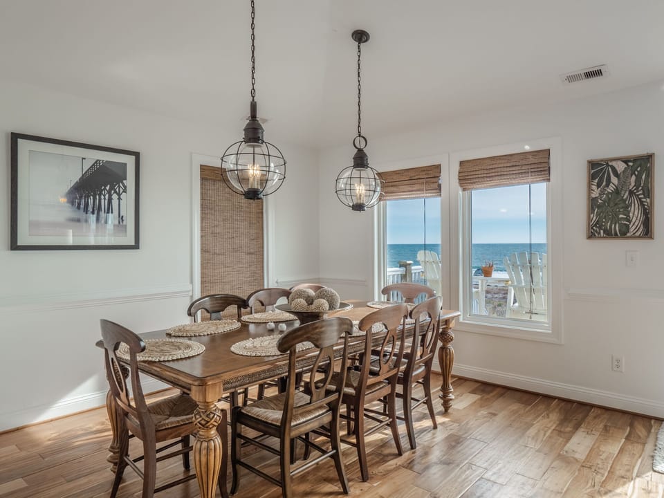 Dining Area - Seating for 8