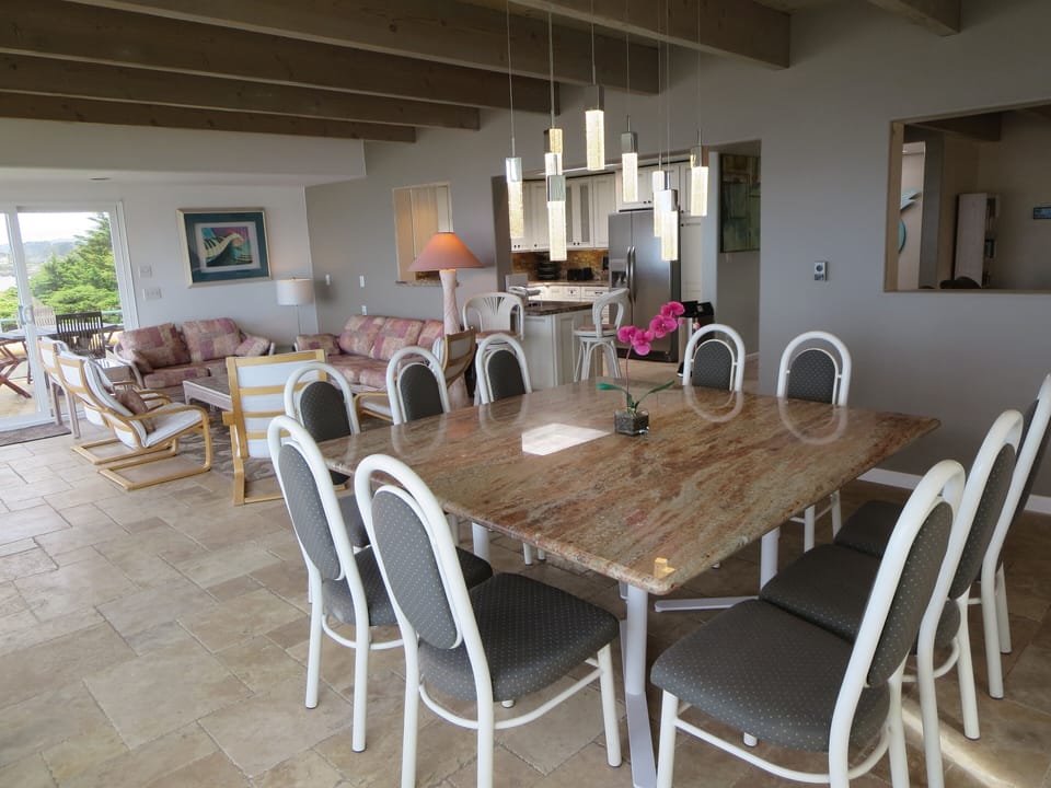 Upgraded dining room table and lights (03/15)