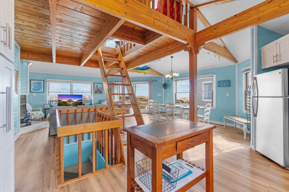 Surf or Sound Realty - 849 - The Scruffy Pelican - Great Room -1