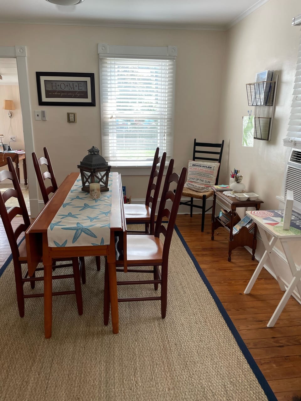 dining room , seats 4, drop table on both sides