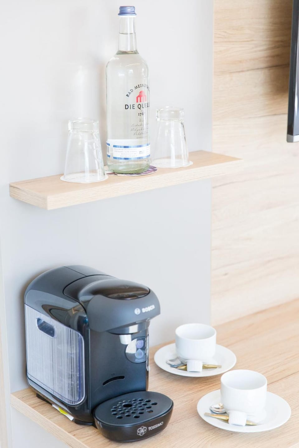 Espresso maker, electric kettle