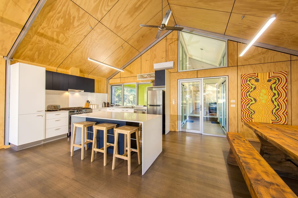 Large kitchen for entertaining, or hearty breakfasts