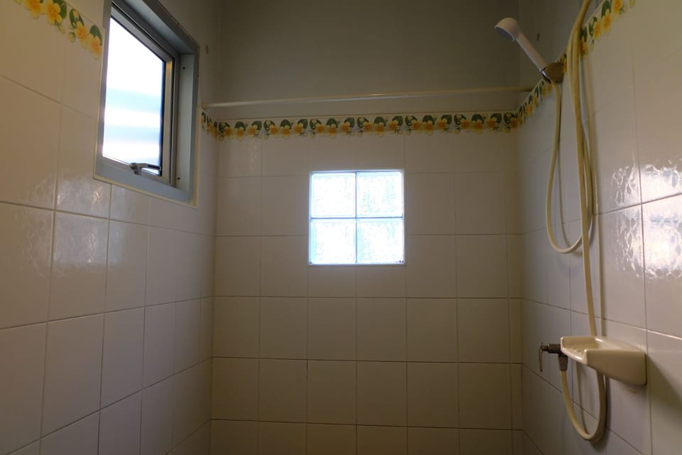 Standard Double Room  | Bathroom shower