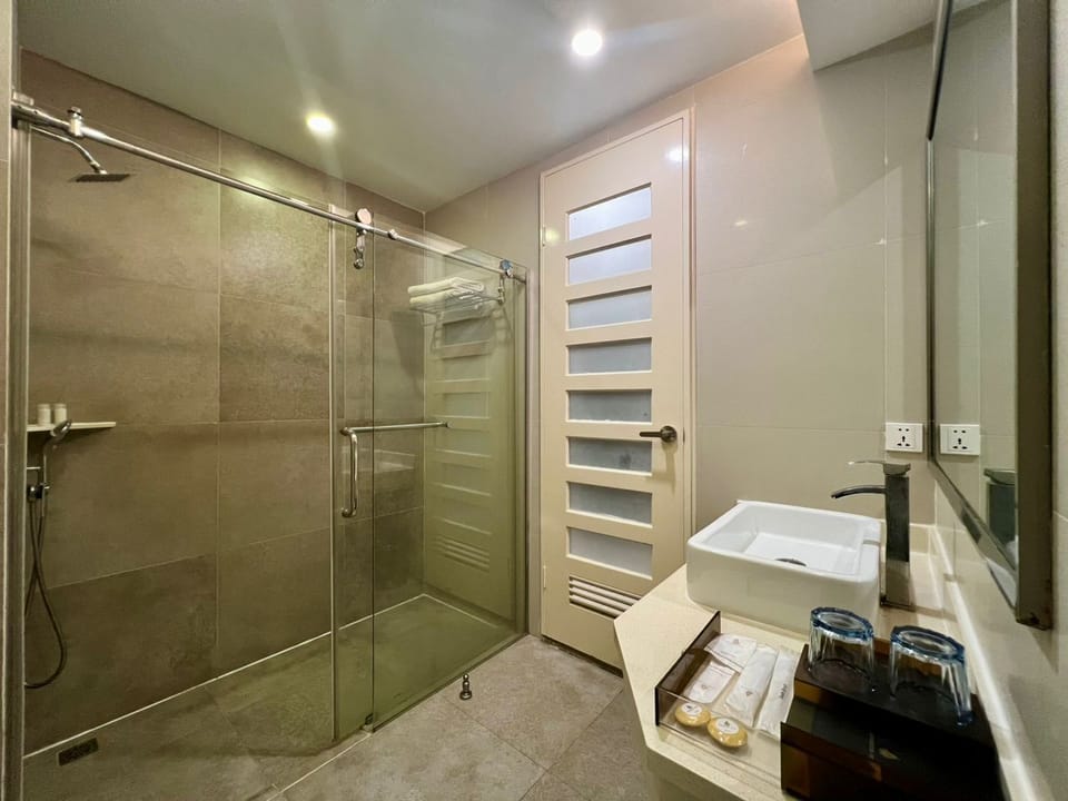 Bathroom shower