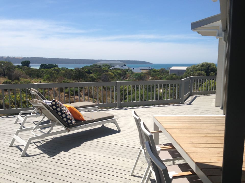 Sun lounges for sunbaking 