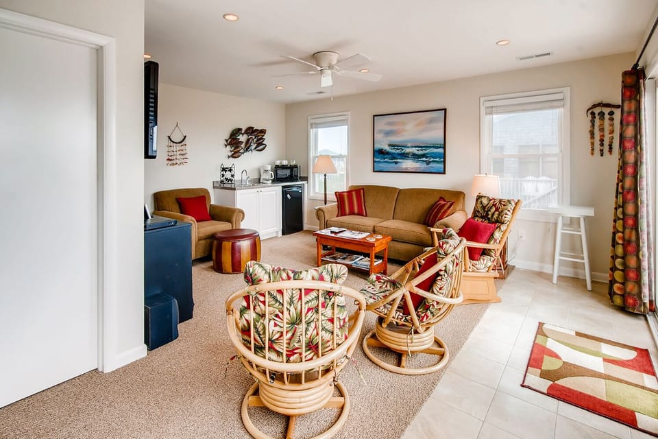 Surf-or-Sound-Realty-Up-on-the-Roof-44-Great-Room