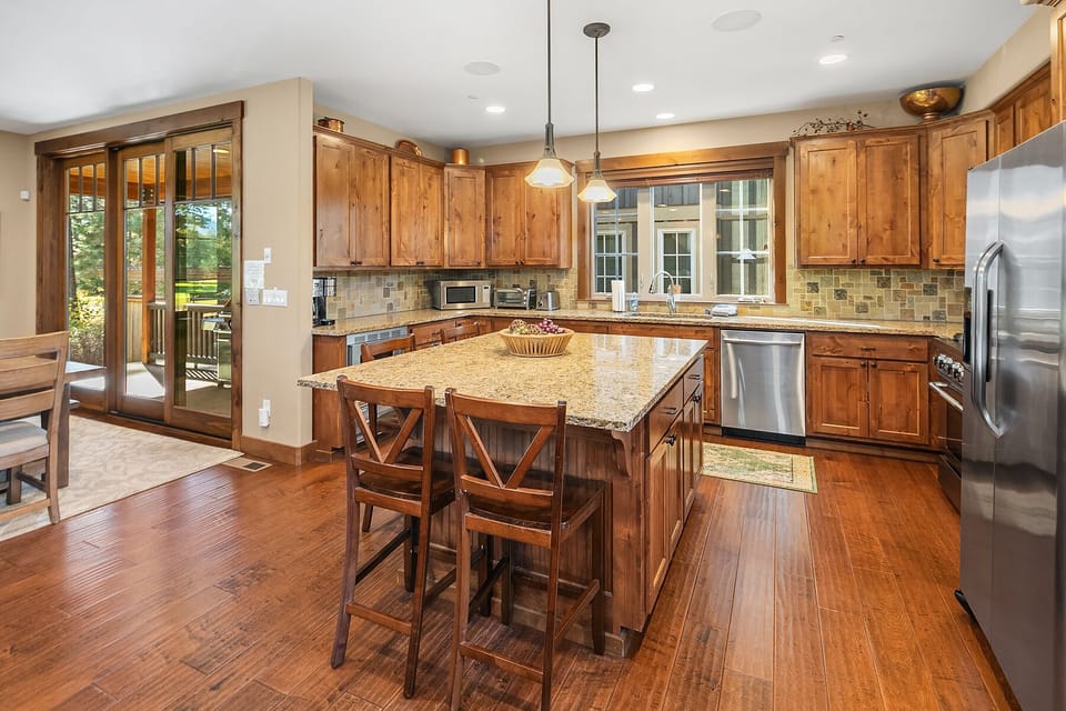 Sunset Haven: - Fully stocked granite and stainless kitchen.