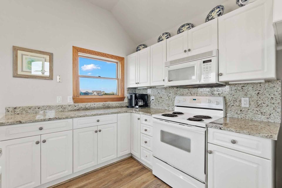 Surf-or-Sound-Realty-852-Sea-Creature-Kitchen-4