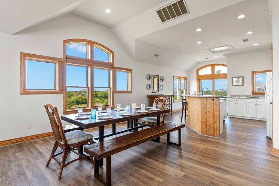 Surf-or-Sound-Realty-852-Sea-Creature-Dining-Area-1