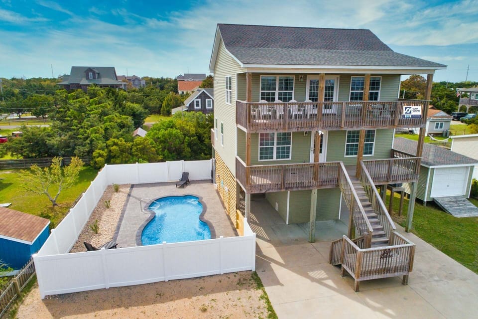 Surf or Sound Realty - 821 - Safe Haven - Exterior  Main