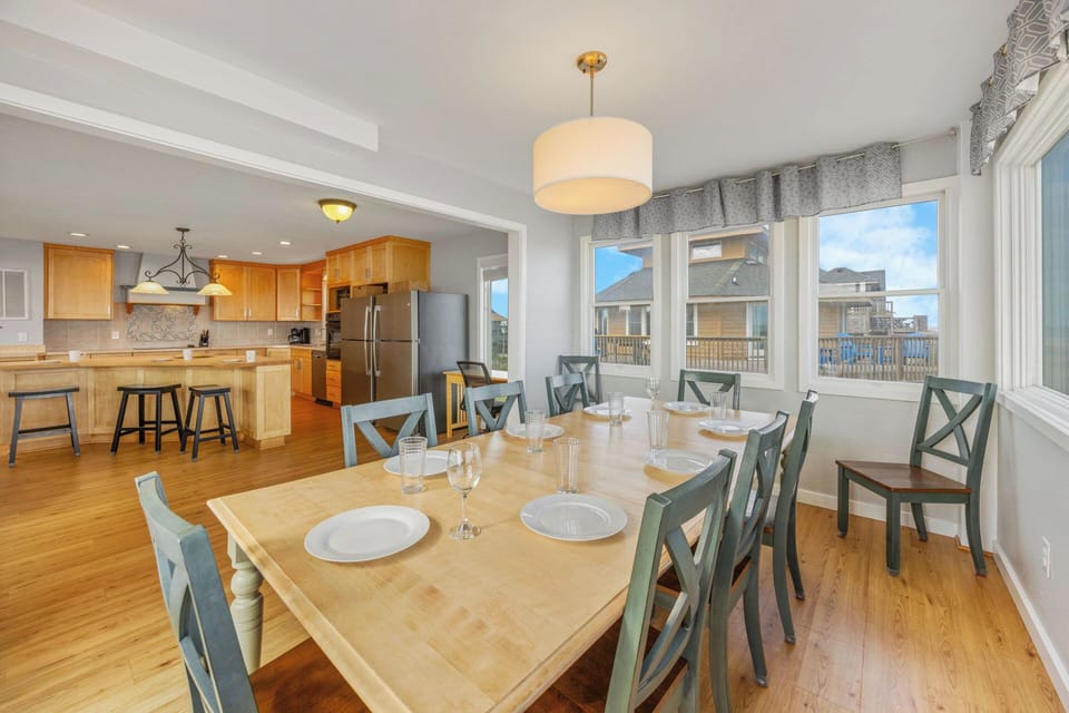 Surf or Sound Realty - 6 - Vista - Dining Area -1