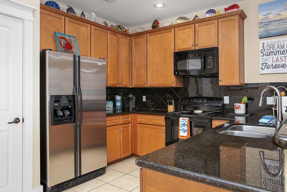 Fully stocked kitchen with all you'll need to cook family meals