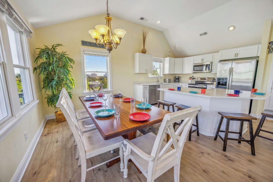 Surf or Sound Realty - 713 - Jake's Wake - Dining Area -1