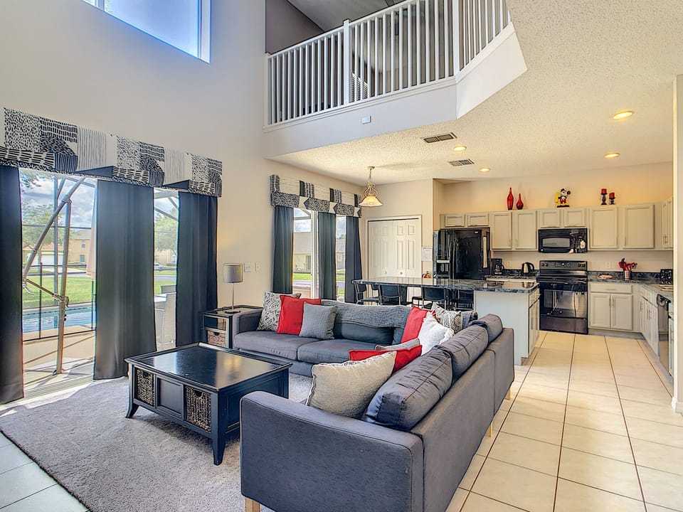 Sliding doors out to the pool
