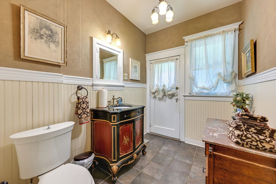 Full Bathroom