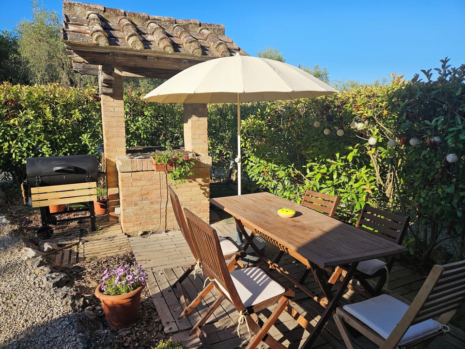 front patio/ barbeque area