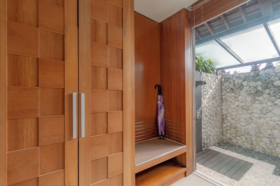 Villa, 4 Bedrooms | Bathroom | Free toiletries, hair dryer, bathrobes, slippers