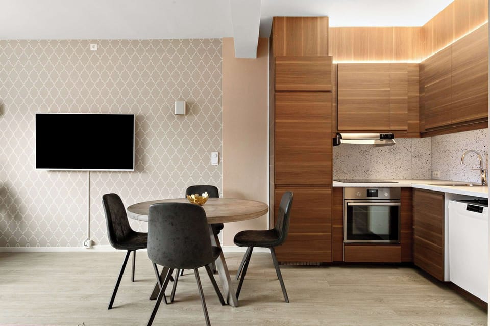 Deluxe Room, 2 Twin Beds, Non Smoking (with Sofabed) | Private kitchenette | Fridge, microwave, oven, stovetop