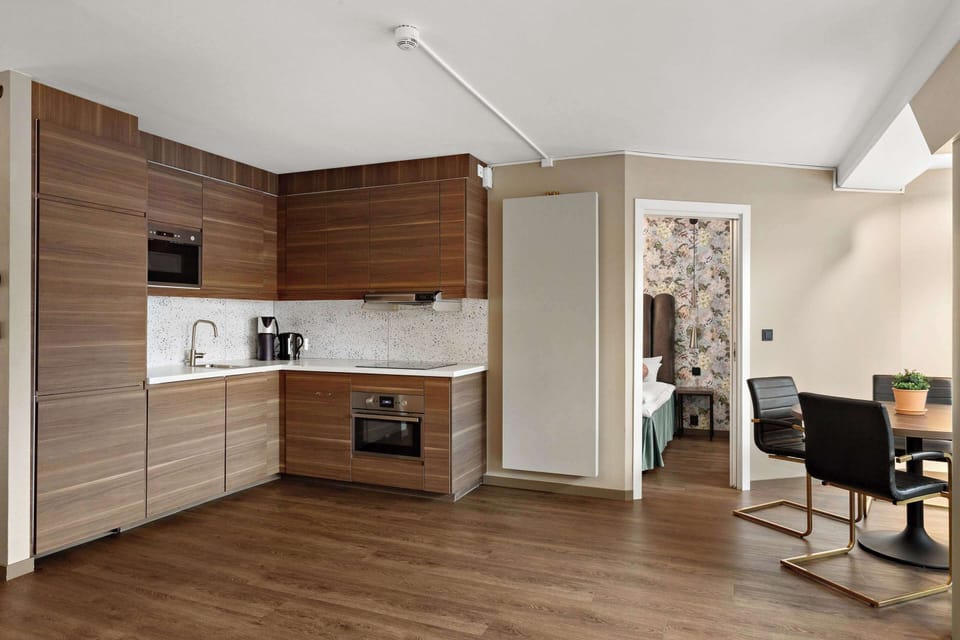 Standard Apartment, Multiple Beds, Non Smoking, Kitchen (with Sofabed) | Private kitchenette | Fridge, microwave, oven, stovetop